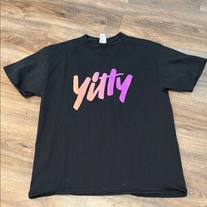 Yitty Graphic Tee